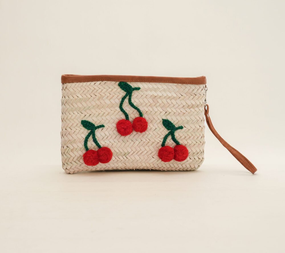 Pochette en Osier Brodée – Un Charme Fruité et Authentique