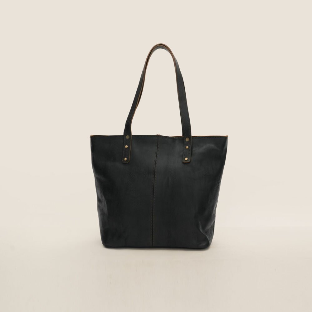 Sac Cabas en Cuir Souple – Un Accessoire Chic et Résistant qui Se Bonifie avec le Temps