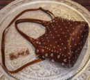 Sac en Cuir à Clous en Cuivre – Artisanat Marocain d'Exception