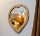 Miroir en Raphia Naturel en Forme de Cœur – Une Touche d'Amour Artisanale