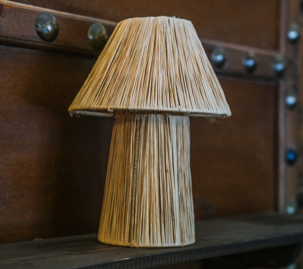 Abat-jour en raphia tissé à la main – Élégance naturelle et artisanale – Image 4