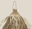 Suspension tressée en fibre de palmier avec franges en paille – Un charme naturel et bohème