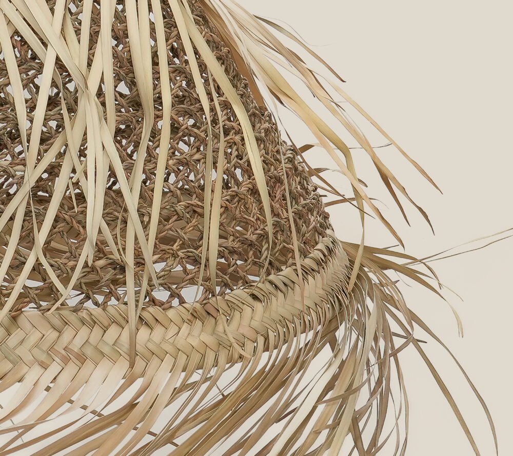Suspension tressée en fibre de palmier avec franges en paille – Un charme naturel et bohème - Image 2