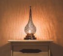 Lampe de table en cuivre en forme de goutte